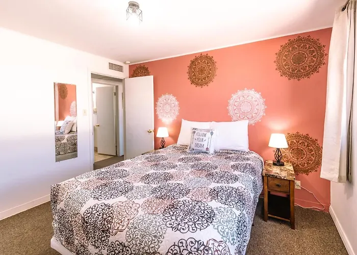 Inn Style - 1 & 3 Bedroom With Full Kitchen Page