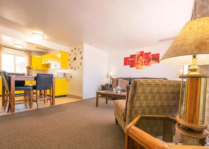 Inn Style - 1 & 3 Bedroom With Full Kitchen Page