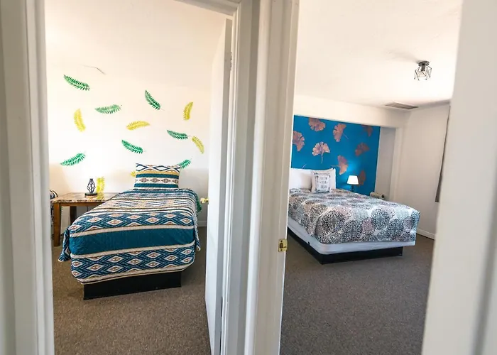 Inn Style - 1 & 3 Bedroom With Full Kitchen 3*