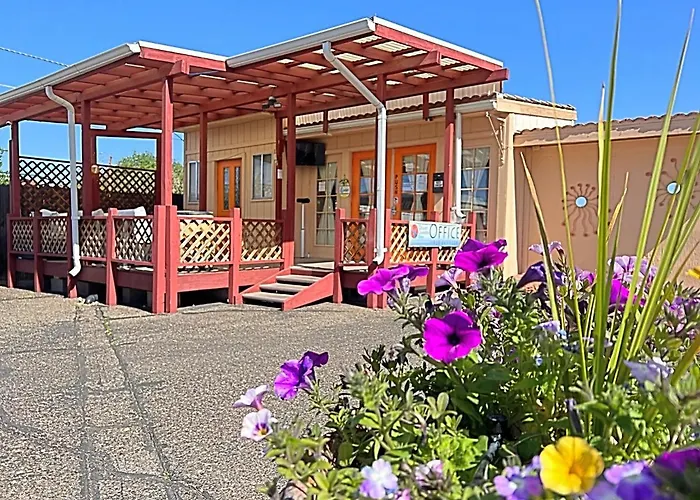 Inn Style - 1 & 3 Bedroom With Full Kitchen Page