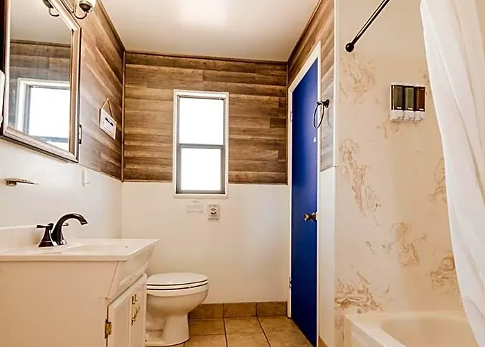 Inn Style - 1 & 3 Bedroom With Full Kitchen 3*